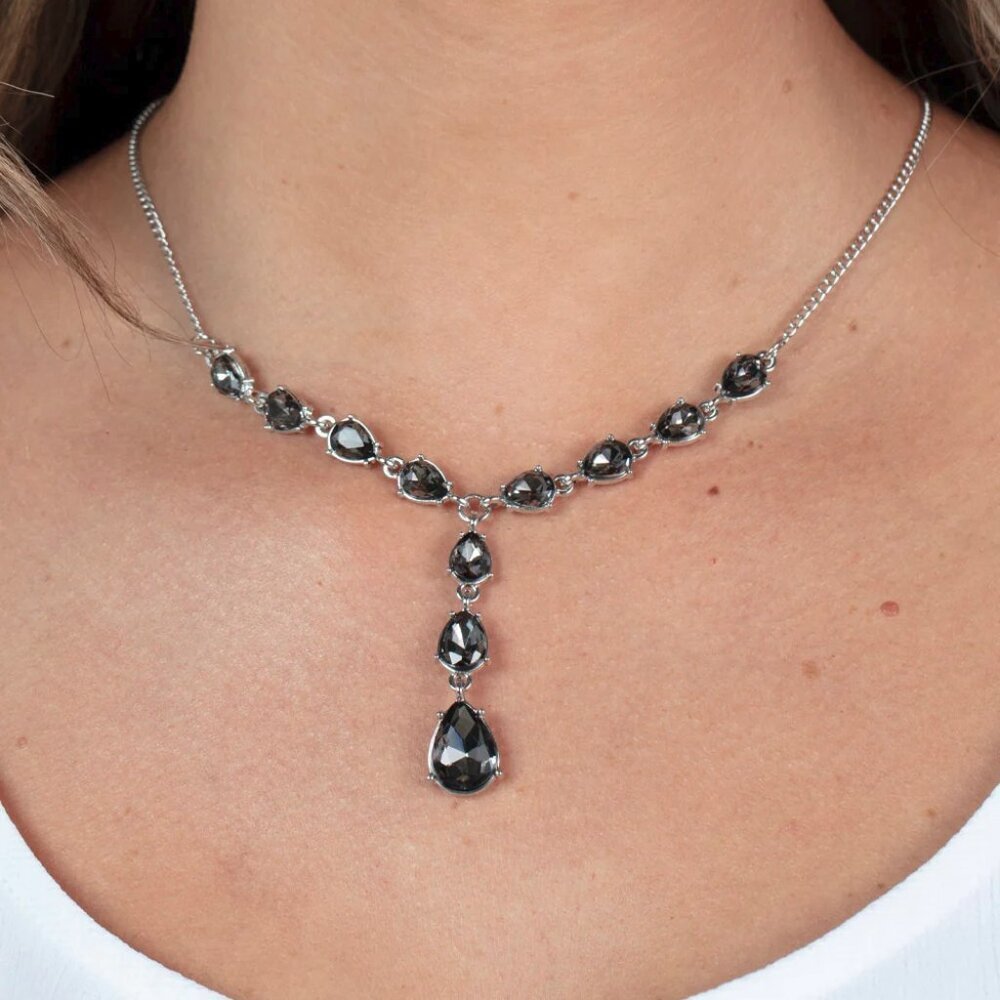 Paparazzi Jewelry Accessories - Park Avenue A-Lister - Silver Necklace - Vintage